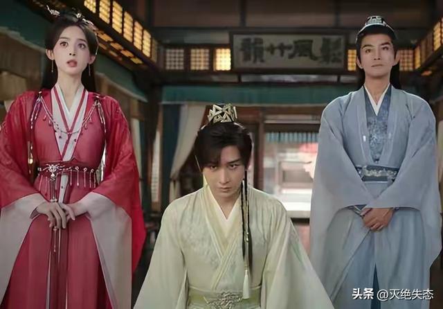 脸僵斗鸡眼，绿豆眼，长相磕碜却演“绝世美男”，到底谁给的自信