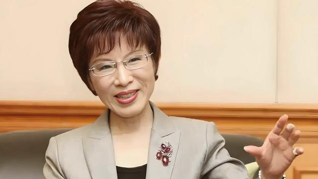 国民党主席选举杀出“黑马”，洪秀柱一锤定音，谋求两岸统一