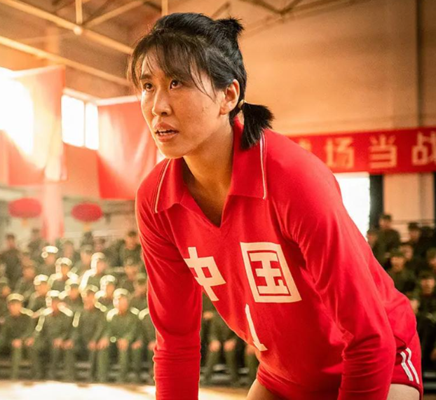 从“铁榔头”到“整容狂魔”，64岁郎平成了这样，差点认不出来了