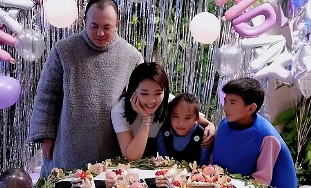 他曾与刘涛同床共枕4年，如今年过六旬依旧未娶，刘涛直言愧疚