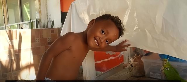 1200人挤在大海中央生活一辈子：没有法律、没有婚姻，人均活90岁