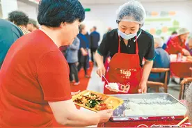 多元化需求催生养老新业态 银发经济：夕阳红里的新机遇图片