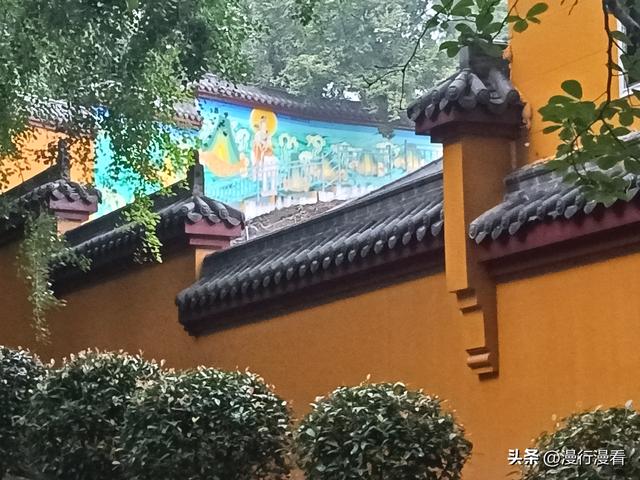 爬了趟蛇山，拍了组龙华寺的片子