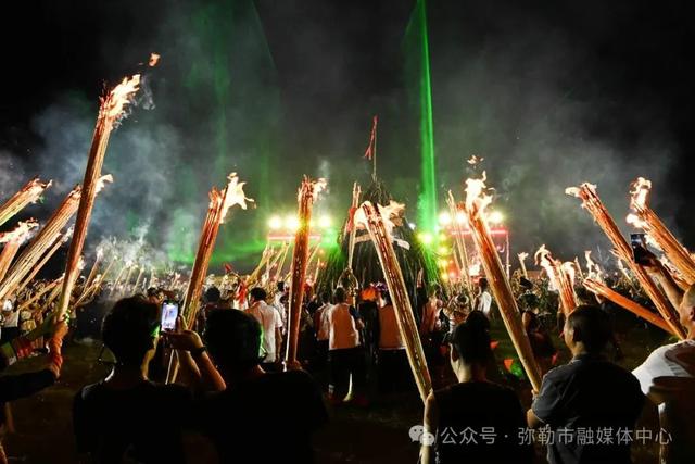 火把节，弥勒这里太火爆太嗨了！
