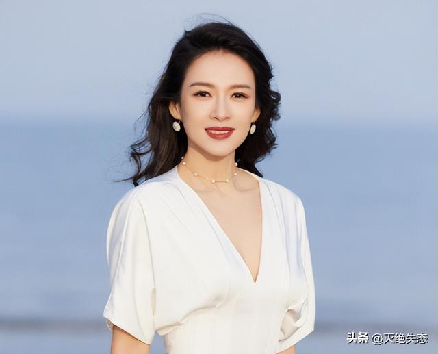 12月即将结束，46岁章子怡再次官宣喜讯