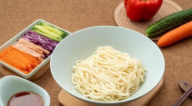 炸酱面用的酱是什么酱？国宴大厨分享精准配方，在家就好