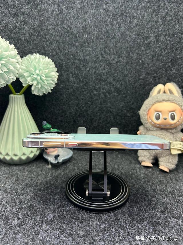 华为彻底豁出去了！极窄直屏+麒麟9010S+潜望长焦