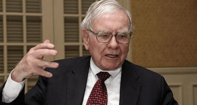 95岁巴菲特自曝三次死里逃生，前妻为他介绍新欢，财产分配出炉