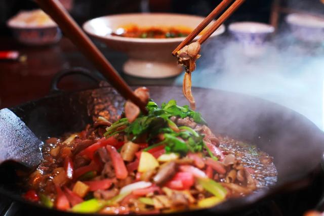 11月的黔江=廊桥音乐节+鸡杂美食狂欢的快乐星球！