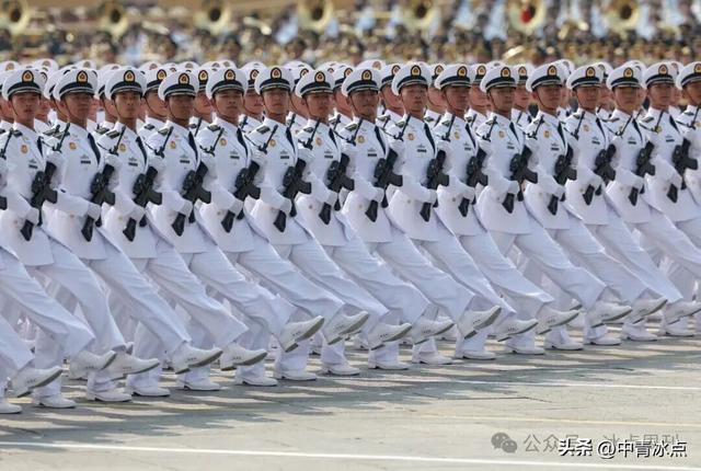 中青报直击九三阅兵：42张摄影作品，见证场内场外