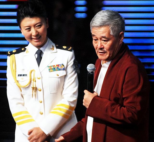 国家出手，闫学晶彻底凉凉！更多猛料被扒，违规替儿子铺路更可恨