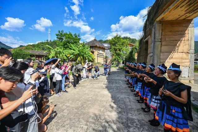 拒观光游内卷！大雄在贵州创新，“一人一技”成爆款