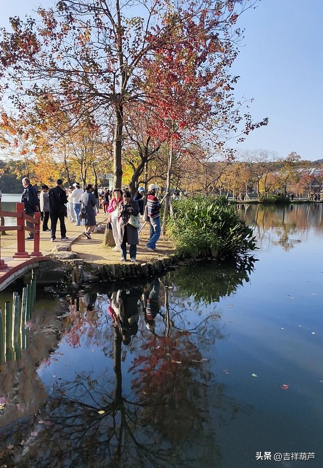 初冬‖钟山前湖月牙堤的日落	，美的人移不开眼，停不下手拍摄！