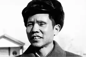 悲壮的34师，三位幸存者参加55年授衔，军衔差别很大图片