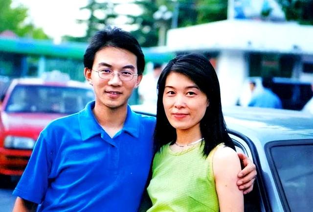 前央视主持人郎永淳，知法犯法沦为阶下囚，今54岁发福衰老变化大