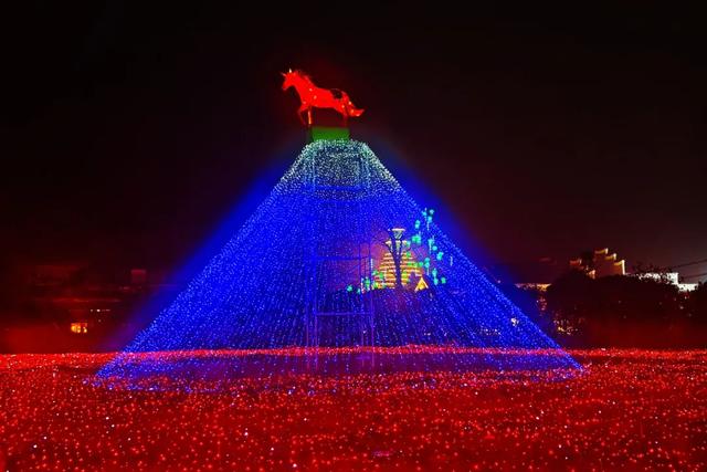 桂林:首届非遗千灯游园,光影艺术璀璨盛宴!