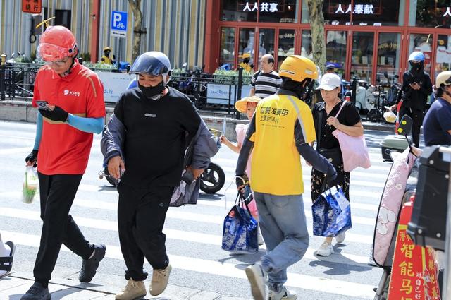 狂砸350亿！京东烧钱百亿却成陪跑，外卖大战谁是最后赢家