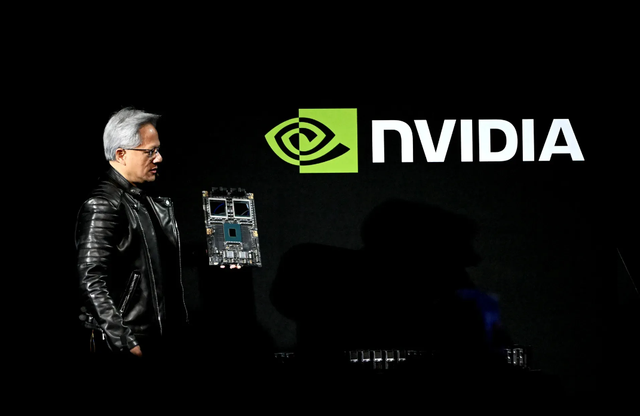 骆家辉警告中国：最好不要自主生产尖端芯片，这不是美国想看到的