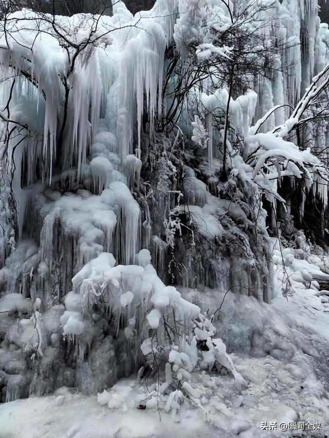 冬日江山美如画 秦岭冰瀑醉游人