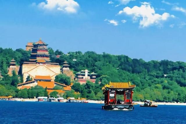 北京旅游避坑指南｜年轻人排队也要吃的蝎王府，这口羊蝎子YYDS！