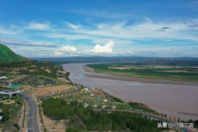 黄河岸边露营地