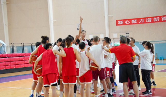 就在今天！8月29日凌晨，女篮传来杨力维、王思雨、张子宇新消息