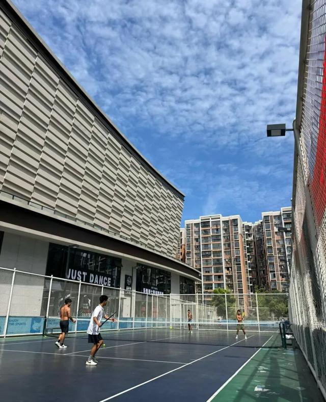 新津藏了条“似锦街”，一半金黄，一半滚烫