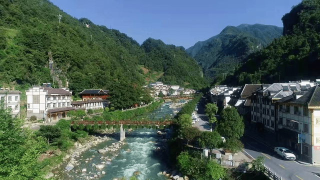 湖北有一个藏在深山密林中的避暑胜地，人少景美，被誉为华中凉都