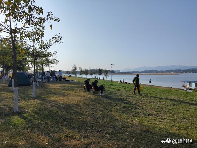 徒步穿越清远南峡山，勇攀凤髻顶，俯瞰北江大拐弯