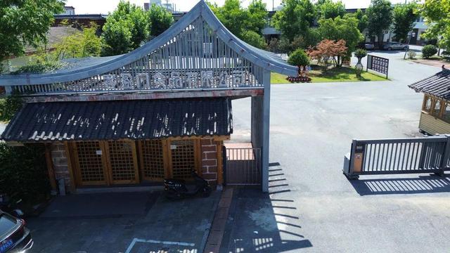 “赣鄱清凉”！解锁鹰潭方特+周塘小镇宝藏路线