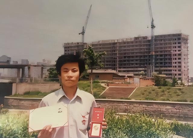 俞渝也没想到，刚离婚2年，李国庆就娶了他40年前的“白月光”
