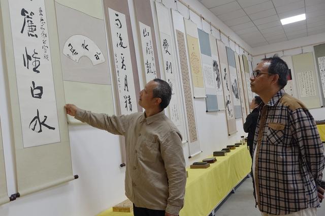 国庆节当天，南充嘉陵这条山沟逆天成了一帮文人墨客“打卡地”！