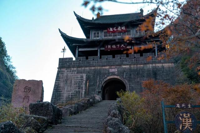广元不远 周末优选 | 秋天的第一场旅行，坐高铁来广元“晒”秋吧！