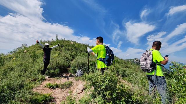 石家庄鹿泉区铜冶镇南寨村冷泉-风动石环穿