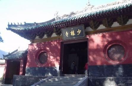 拔出萝卜带出泥，佛协对释永信再下重手，“遮羞布”彻底被撕开