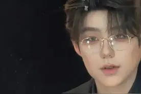 李诞爆改引围观 直呼亲妈都认不出 网友：这股风能不能停止！图片