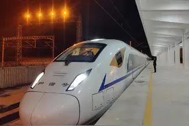 大家有没有注意到，高铁好像越来越“变味”了！图片