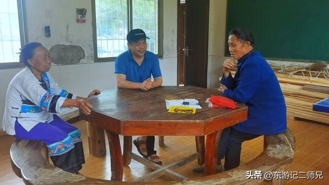 探索湘西奇人，耗资20余年，独自隐居山顶打造世外桃源