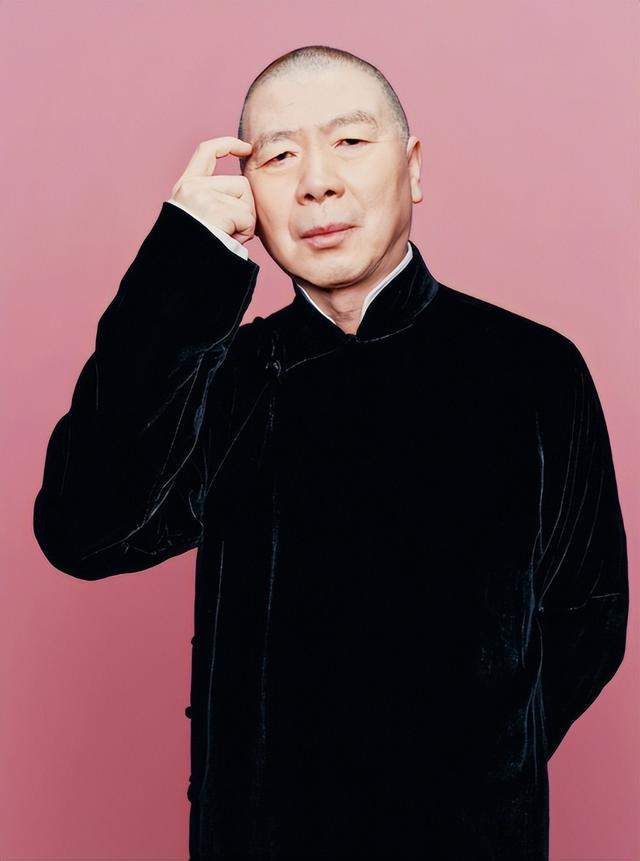 和徐帆离婚传闻真相大白仅2个月，冯小刚近况曝出，一点都不意外