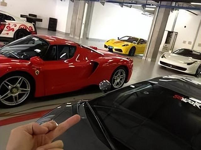一夜输1亿，一瓶酒50万，2亿豪车买来当玩具，父子败光百亿家产！