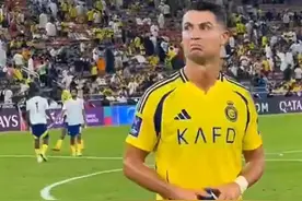 C罗“失脚”无缘亚冠半决赛，独自“魔怔”复盘，网友：罗哥快哭了图片