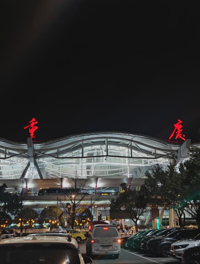 都说成都比重庆还要名气大，两地深度游后，才发现差距真的很大