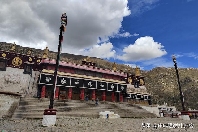 拉萨市：走进哲蚌寺