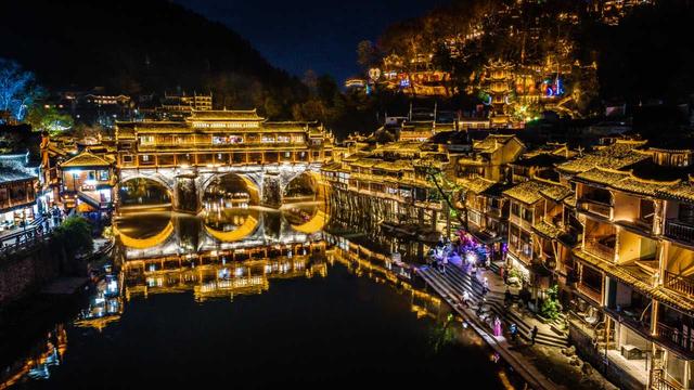 想玩点不一样，这个冬天，让我们去湘西过大年！