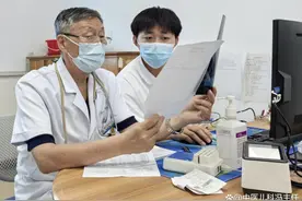 两个不好的吃饭习惯，会影响孩子长高，家长们要及时注意！图片