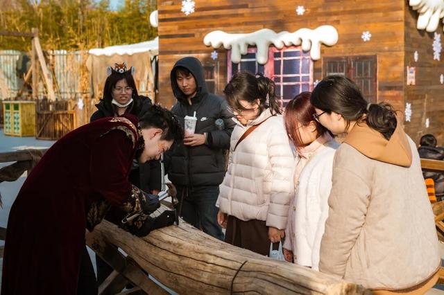 赏花灯，庆佳节！乐海神话世界华灯初上，动物王国喜气满满