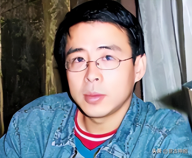 那个曾扬言让中国给全世界道歉，惨遭央视开除的阿丘，如今怎样了
