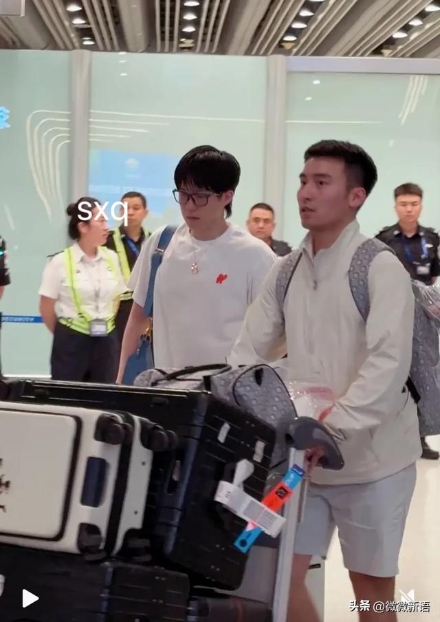 国乒抵达北京，王楚钦肖导聊的开心，蒯曼可爱，陈幸同穿搭很酷