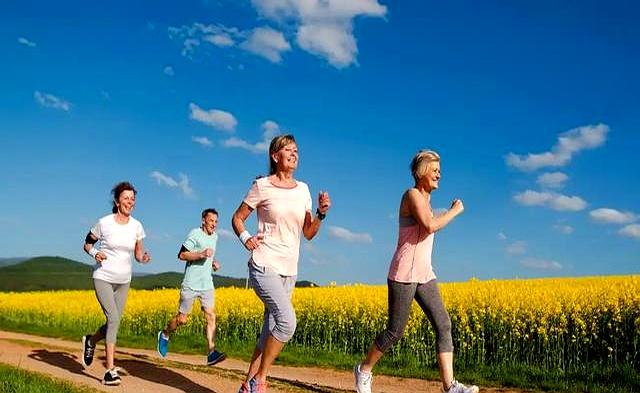 锻炼越多越早死？医生警告：这3种运动、中老年人别再拼命做了！