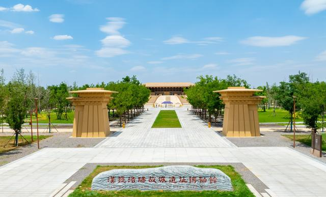 刚从河南洛阳回来	，毫不客气的说，洛阳就是全国郊区城建天花板！